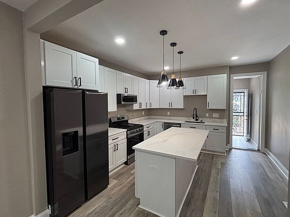 3rd image of 1611 Darley Ave