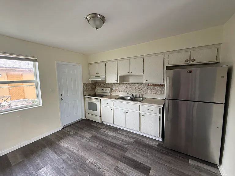 4109 SW 24th St — Photo 19