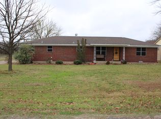 511 Walnut St, Forreston, TX 76041