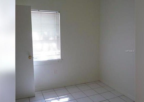 3rd image of 922 Hacienda Ct