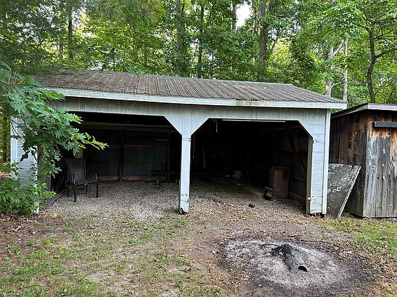 5th image of 656 Arion Rd