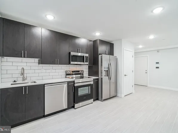 2415 N 7th St #A, Philadelphia, PA 19133