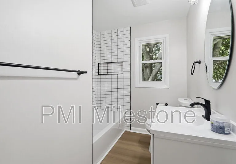 13242 Greensburg Rd — Photo 16
