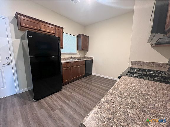 3rd image of 708 Buena Vista Ave