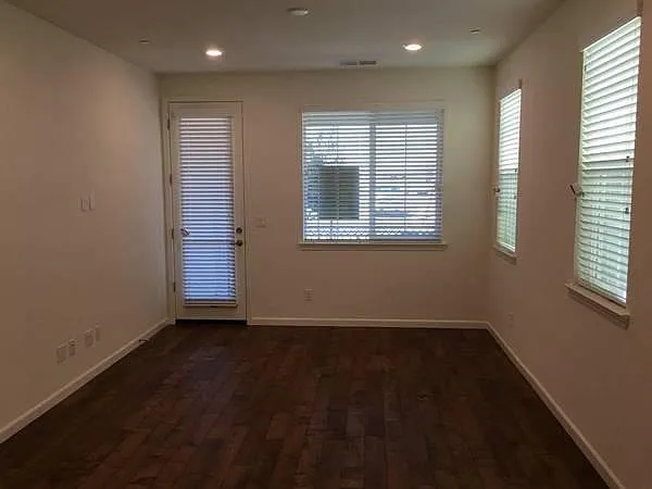 2049 Mannington Pl — Photo 12