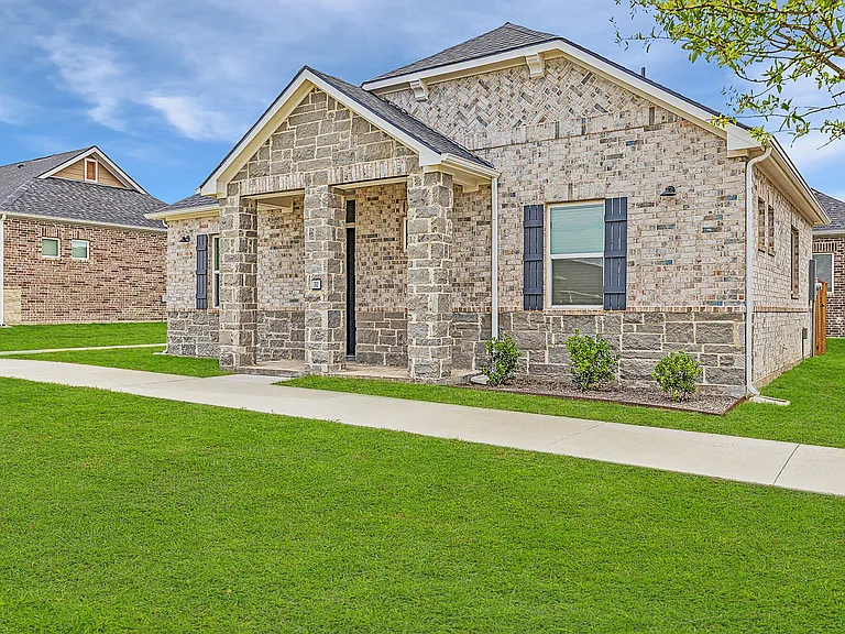 VLux Stoneridge — Photo 54