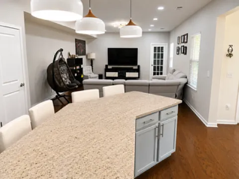 4 bed, 3.5 bath, 2138 sqft, $2,600 — Photo 4
