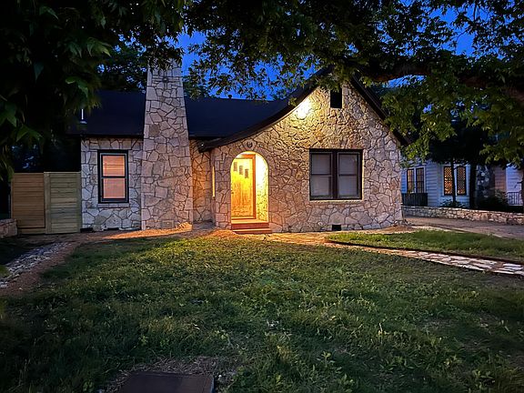 5th image of 3803 Red River St