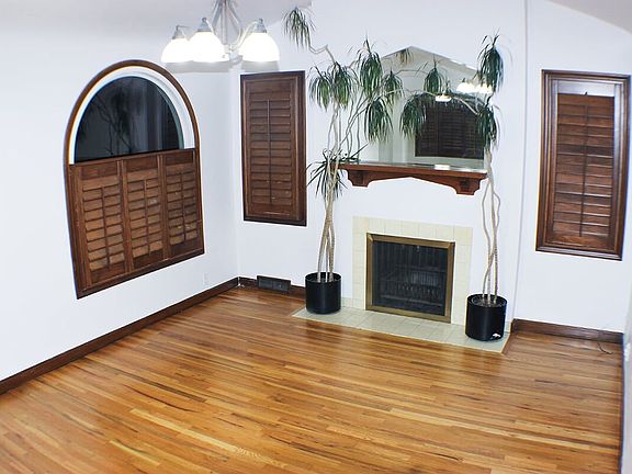 4th image of 1603 E Parkway Ave