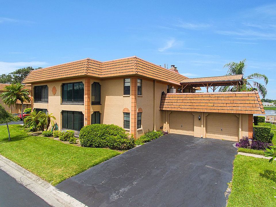 1st floor with 1 car garage