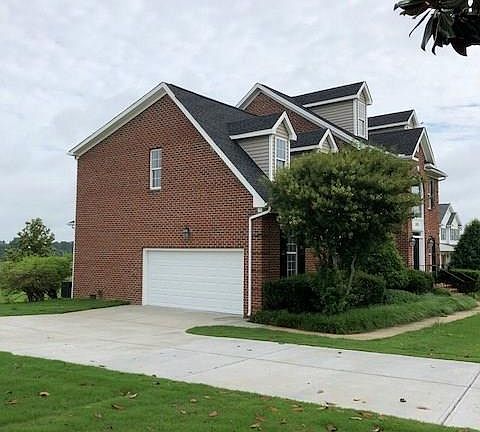 3rd image of 380 Riverwood Dr