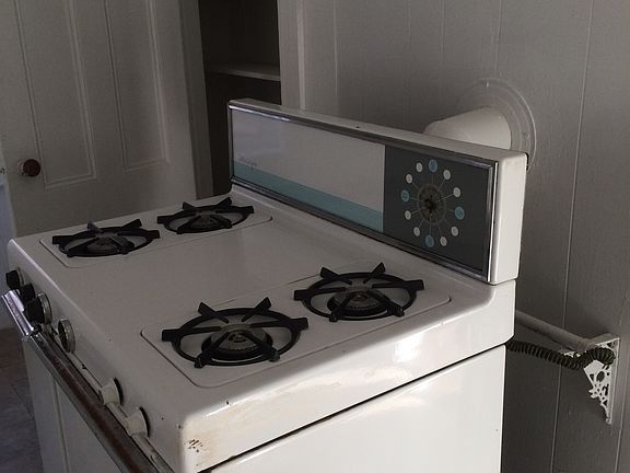 3rd image of 32 Tuxedo Ave #2