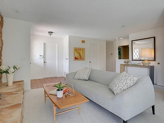 4th image of 86 Deerhurst Dr