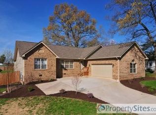 217 Pinecrest Cir, Maryville, TN 37803