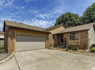 1806 S Cog Mill Ct, Springfield, IL 62704