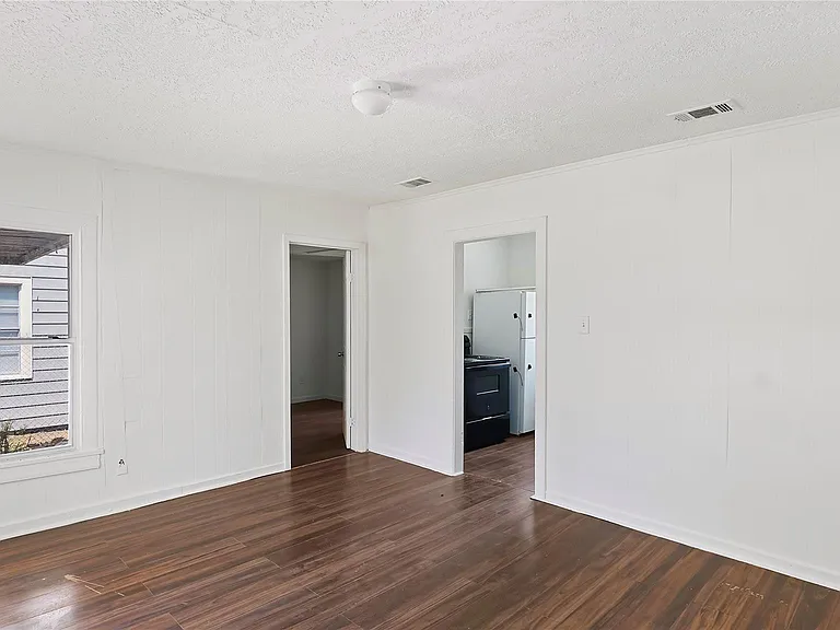 410 Clinton Park St — Photo 12