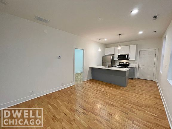 3rd image of 1544 N Bosworth Ave #2R