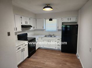 2 SE 9th St APT A, Lees Summit, MO 64063