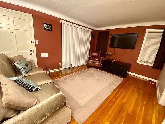 3rd image of 2439 Fortune Ave #2