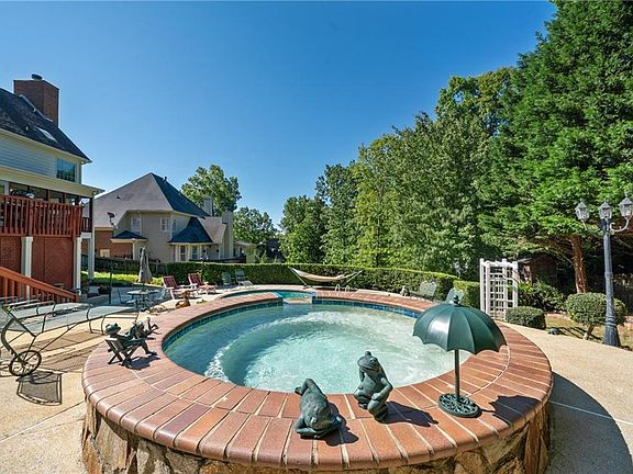 4th image of 4285 Highborne Dr NE
