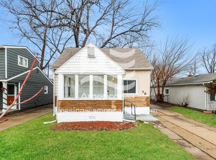 78 W Rowland Ave, Madison Heights, MI 48071