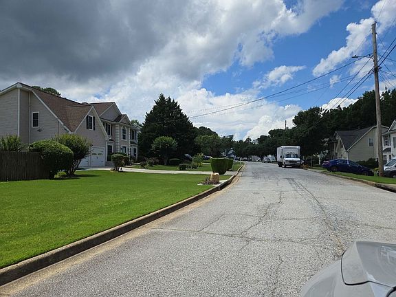 3rd image of 6165 Waterton Dr