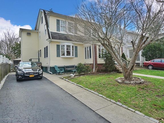 3rd image of 8 Princewood Ave