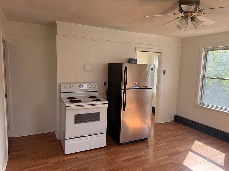 754 Roosevelt Ave #2 — Photo 21
