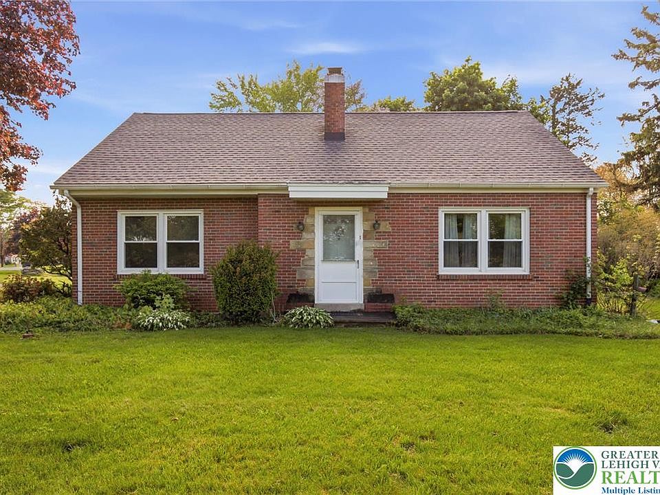 1st image of 3232 Edinburgh Rd