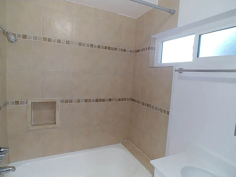 Five Star Suites — Photo 44