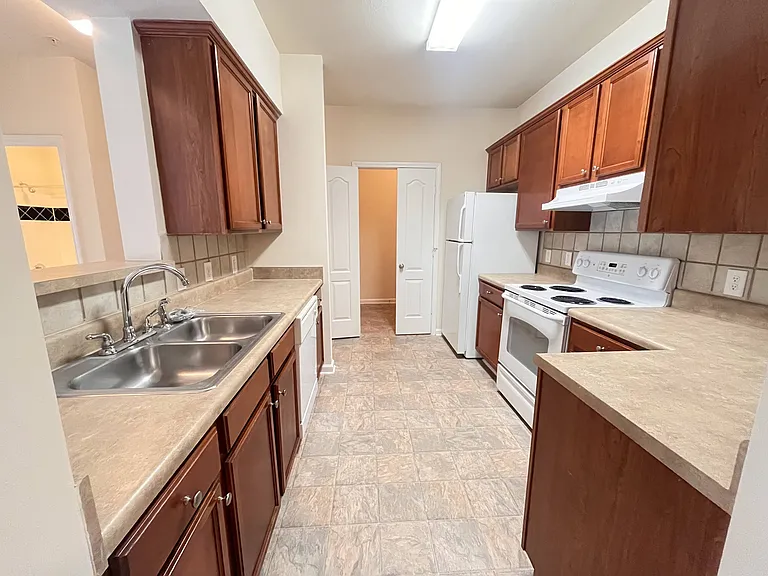 Wesley Kensington Apartments at Stonecrest — Photo 353
