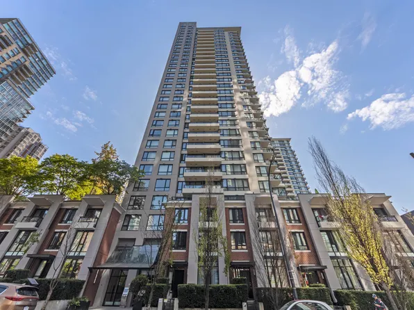 928 Homer St #909, Vancouver, BC V6B 1T7