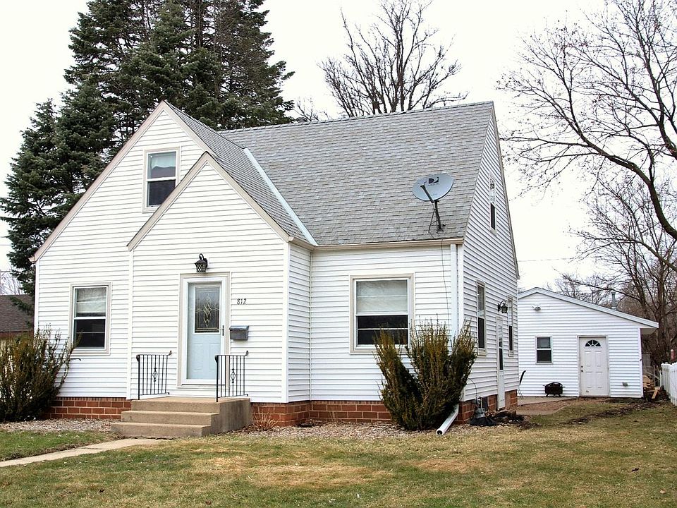 1st image of 812 Birch Dr