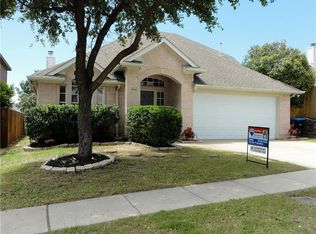 4904 Tulip Ln, Fort Worth, TX 76137