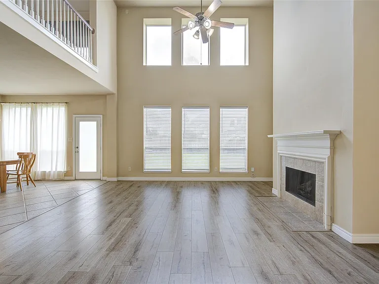 6018 Royal Hollow Ln — Photo 9