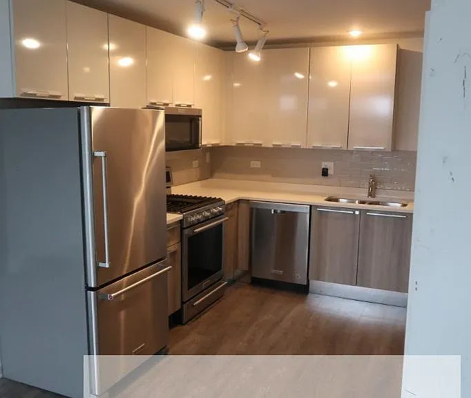932 W Dakin St #201 — Photo 1