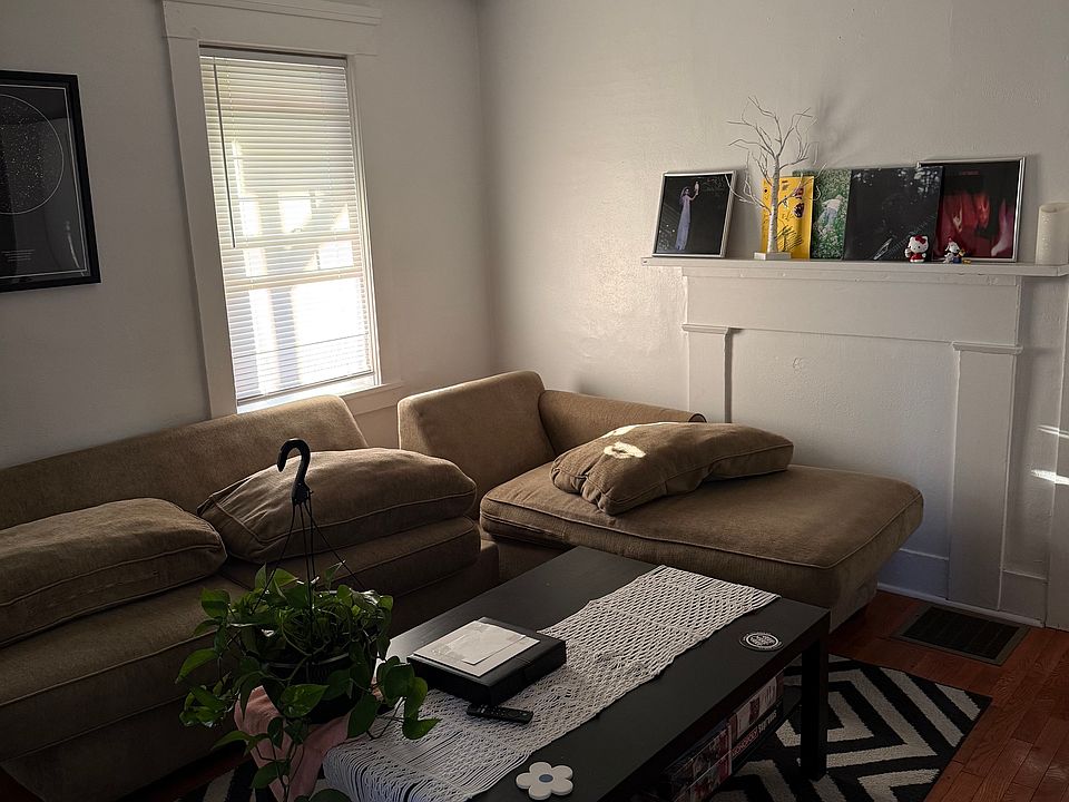 1st image of 22 Manning St APT 1