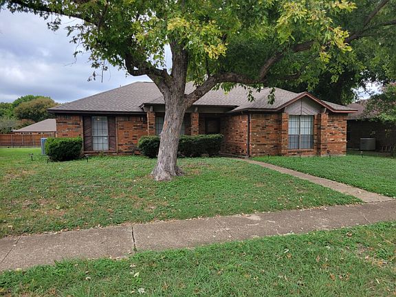 2nd image of 2817 Hampshire Dr