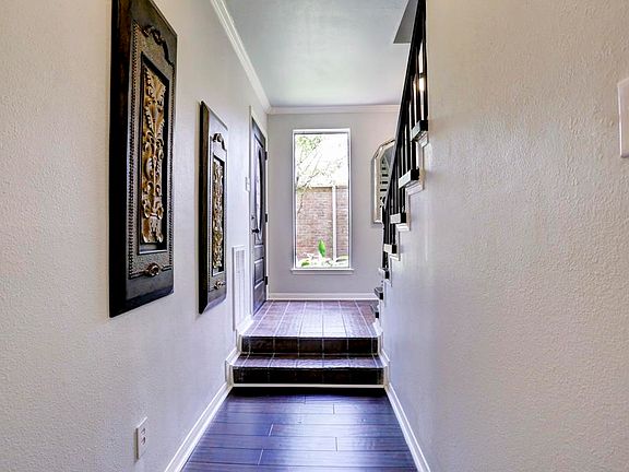 4th image of 811 Bayou River Dr