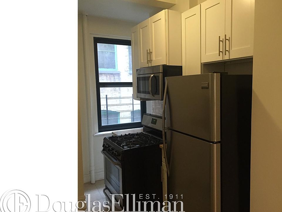 2nd image of 150 W 82nd St APT 1C