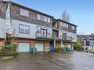 9752 SW 34th Pl APT 4, Portland, OR 97204