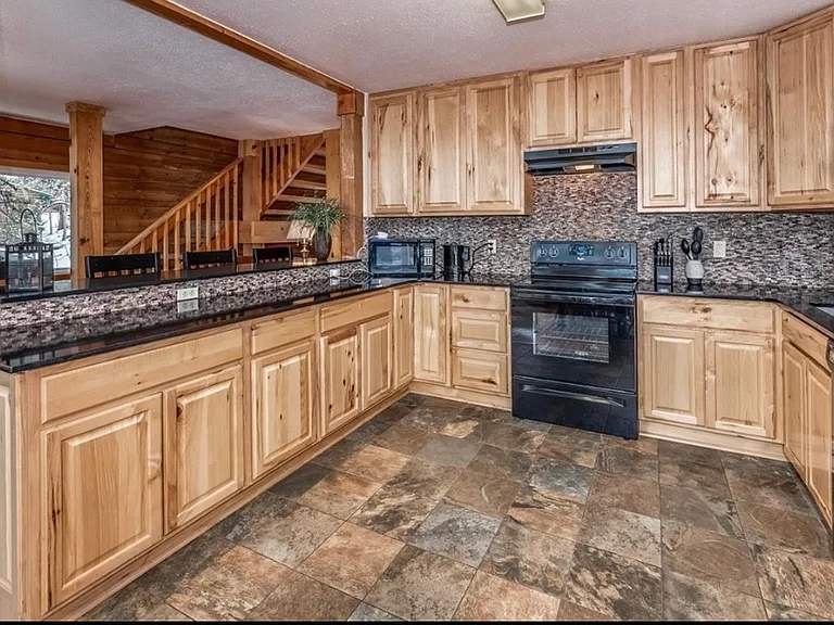 146 Jones Rd — Photo 4