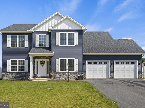 223 Parkway Dr, Mount Holly Springs, PA 17065