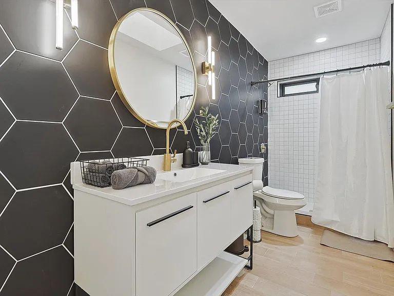 2420 Vista Glen Ln — Photo 34