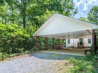 216 Price Creek Trl, Talking Rock, GA 30175