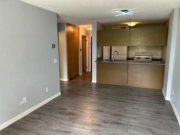 5th image of 738 S 3rd Ave SW #402