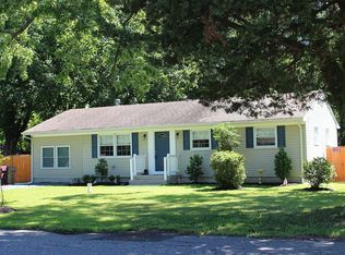 39 Aikens St, Bayville, NJ 08721