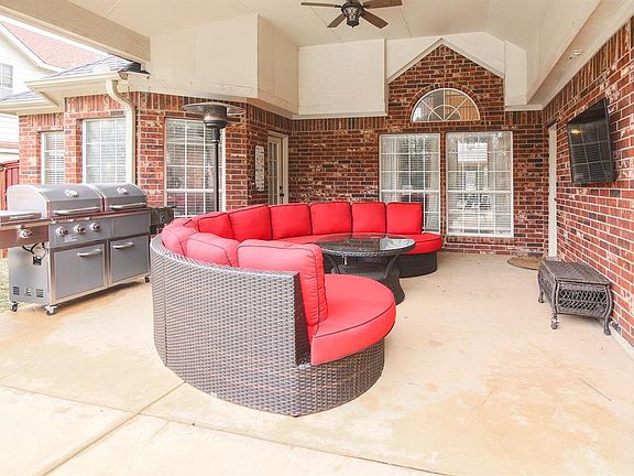 4th image of 221 Laurel Springs Dr