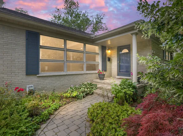 16981 Beechwood Ave, Beverly Hills, MI 48025