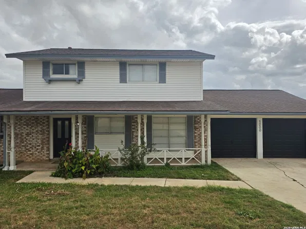 1200 CIBOLO TRL, Universal City, TX 78148